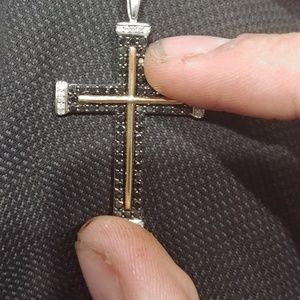 Linited 1 xtw black and white diamond with 14k gol